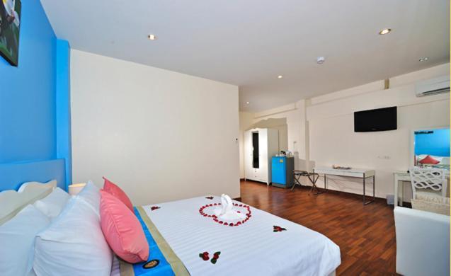 Villareal Heights Phuket Room photo