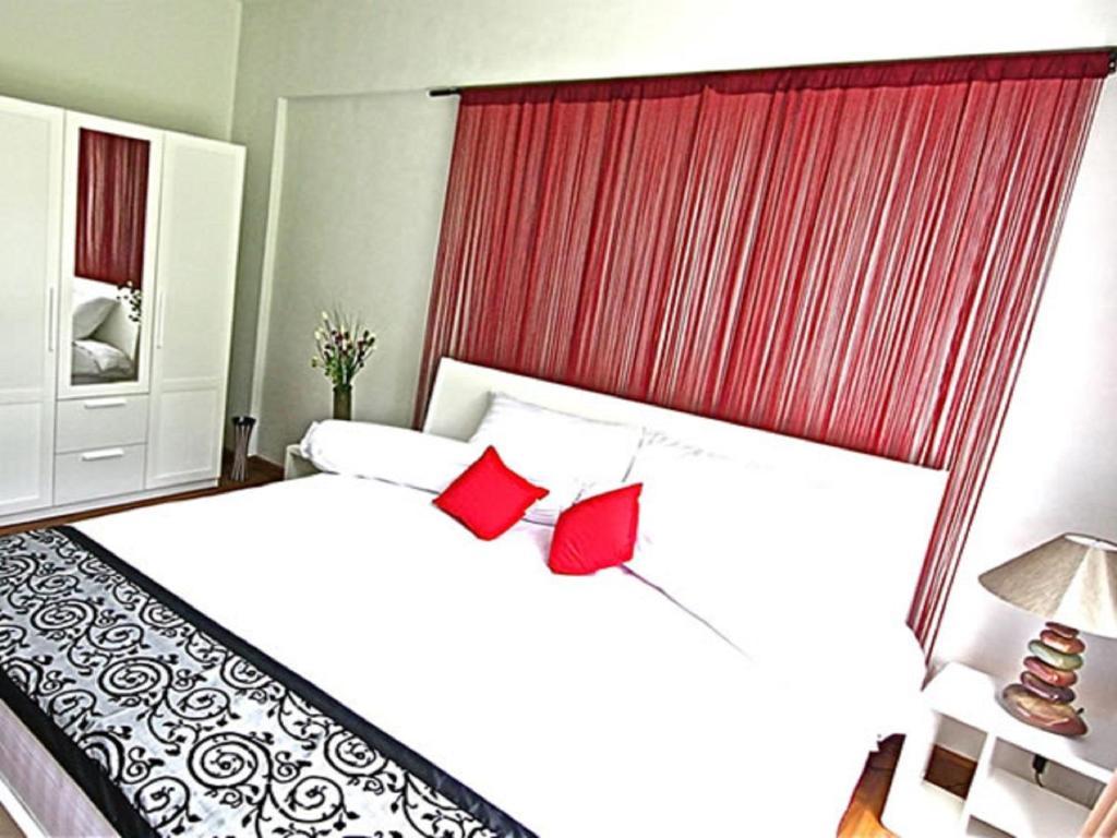 Villareal Heights Phuket Room photo